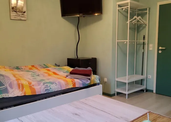 Studio-Apartment Mit Kleinem Gartenanteil