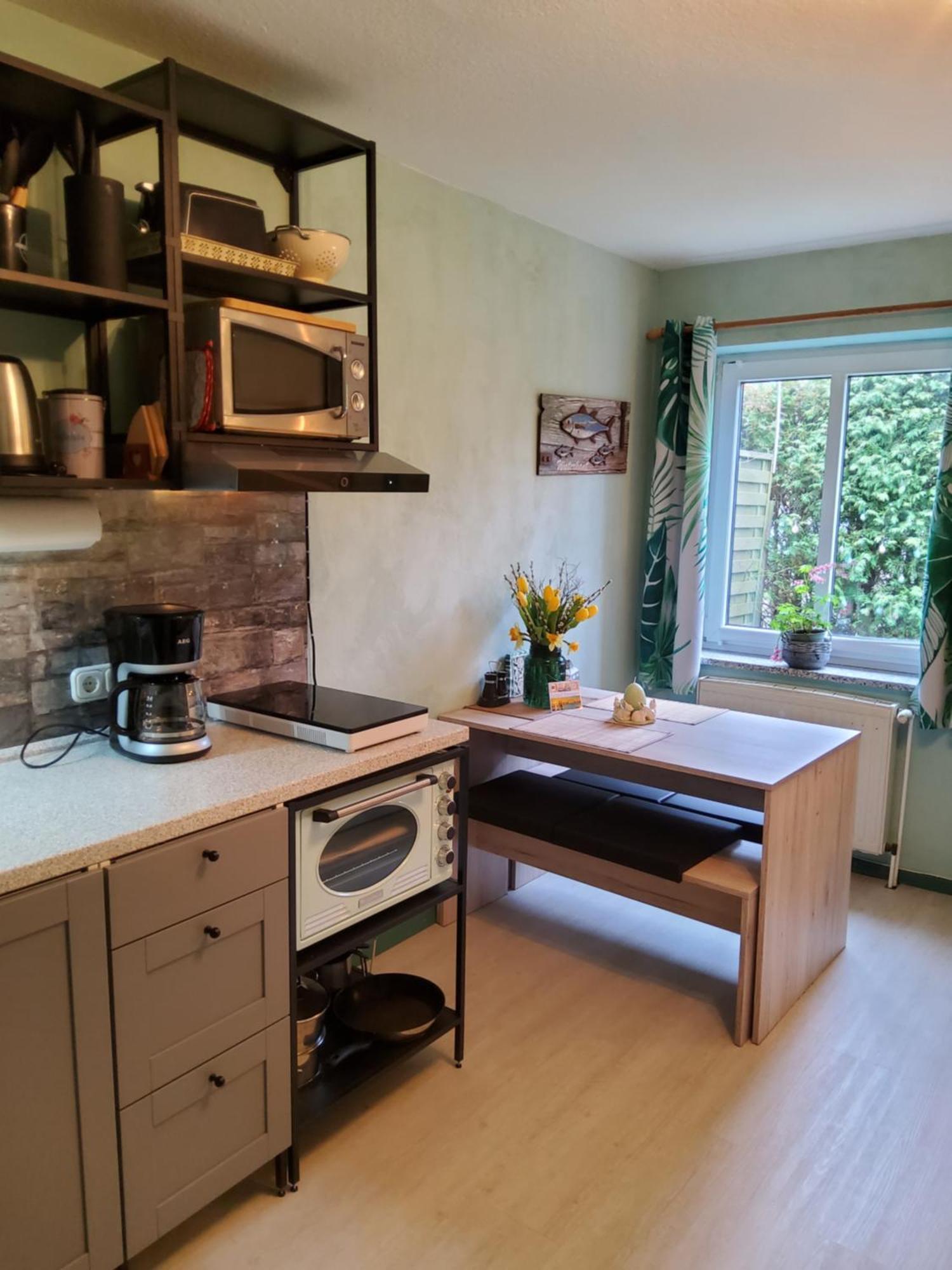 Studio-apartment Mit Kleinem Gartenanteil Apartment *