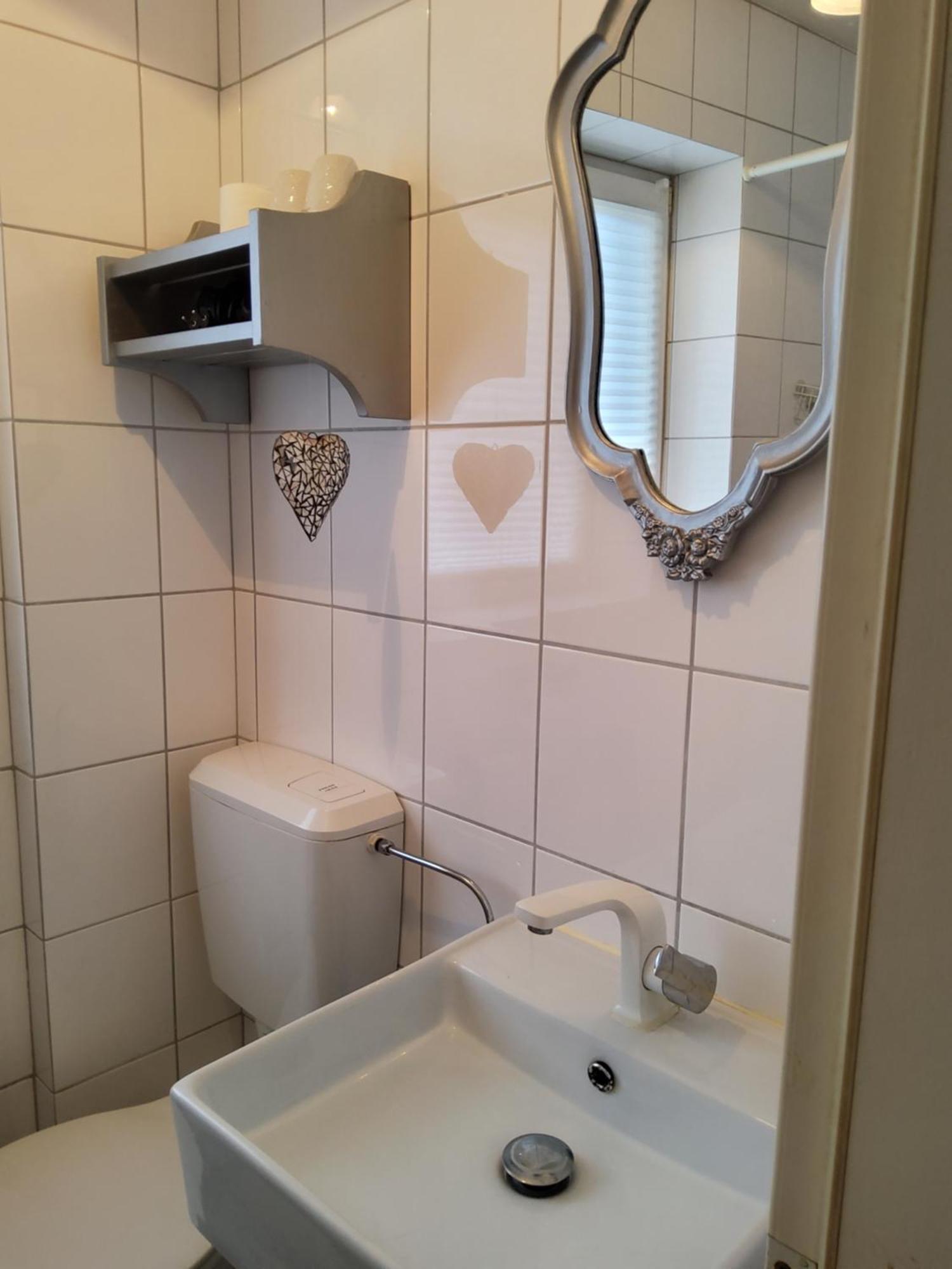 Studio-apartment Mit Kleinem Gartenanteil